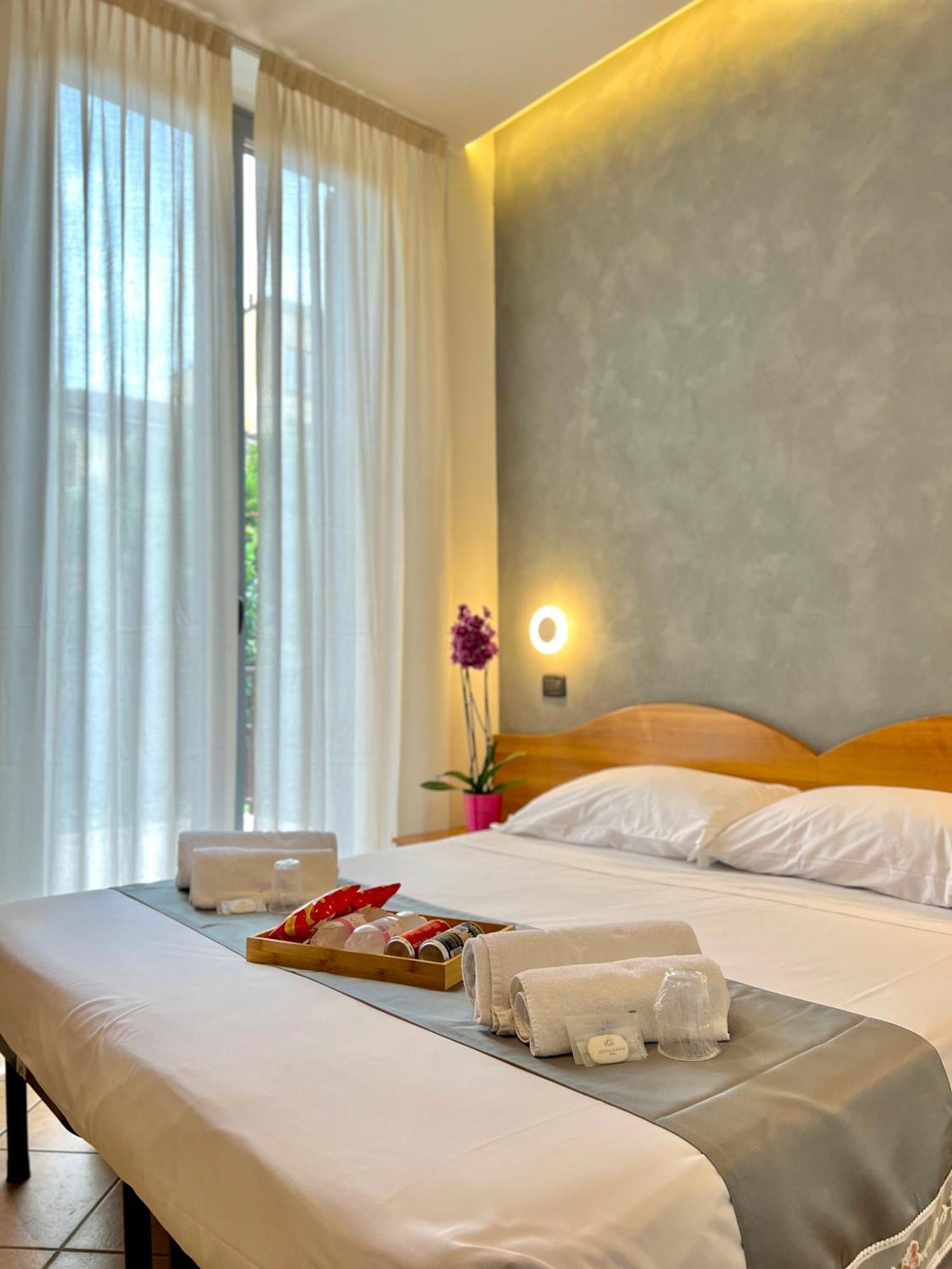 Hotel Sara มิลาน ภายนอก รูปภาพ
