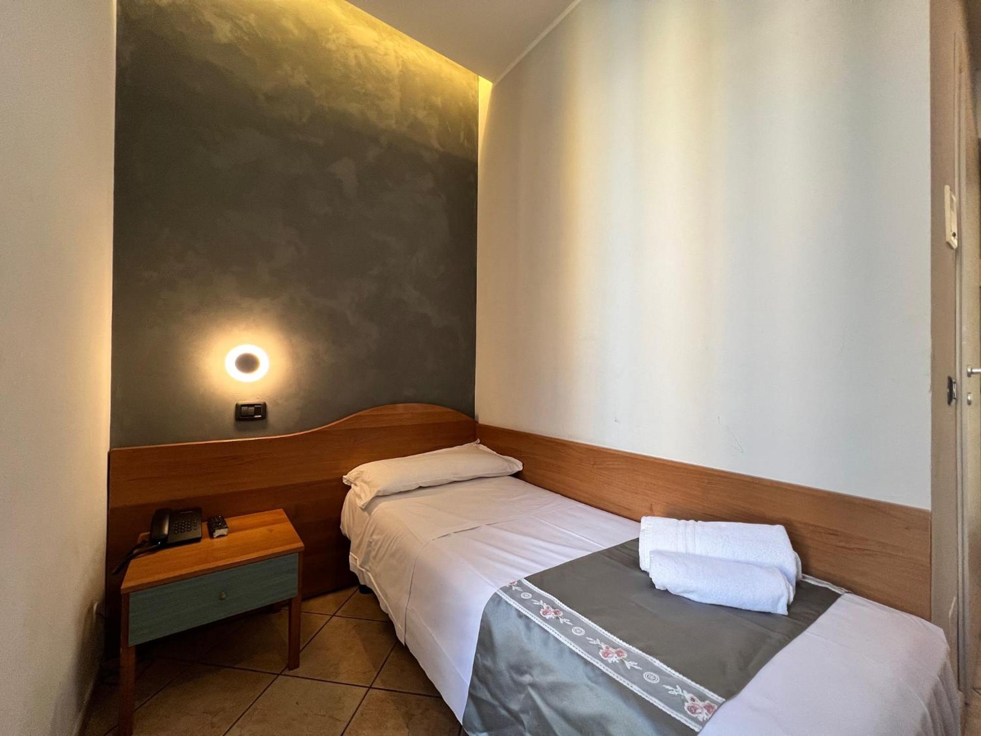 Hotel Sara มิลาน ภายนอก รูปภาพ