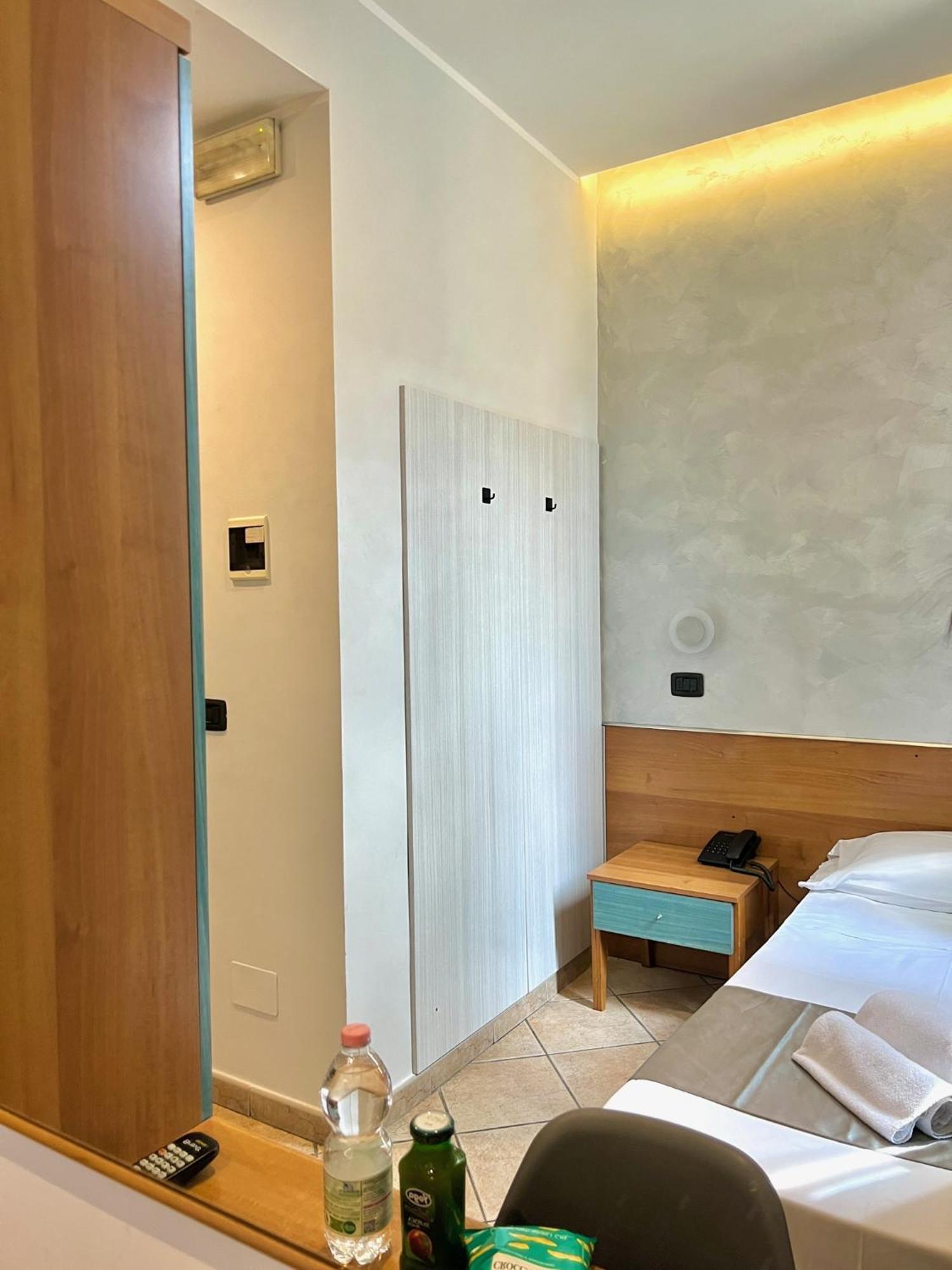 Hotel Sara มิลาน ภายนอก รูปภาพ