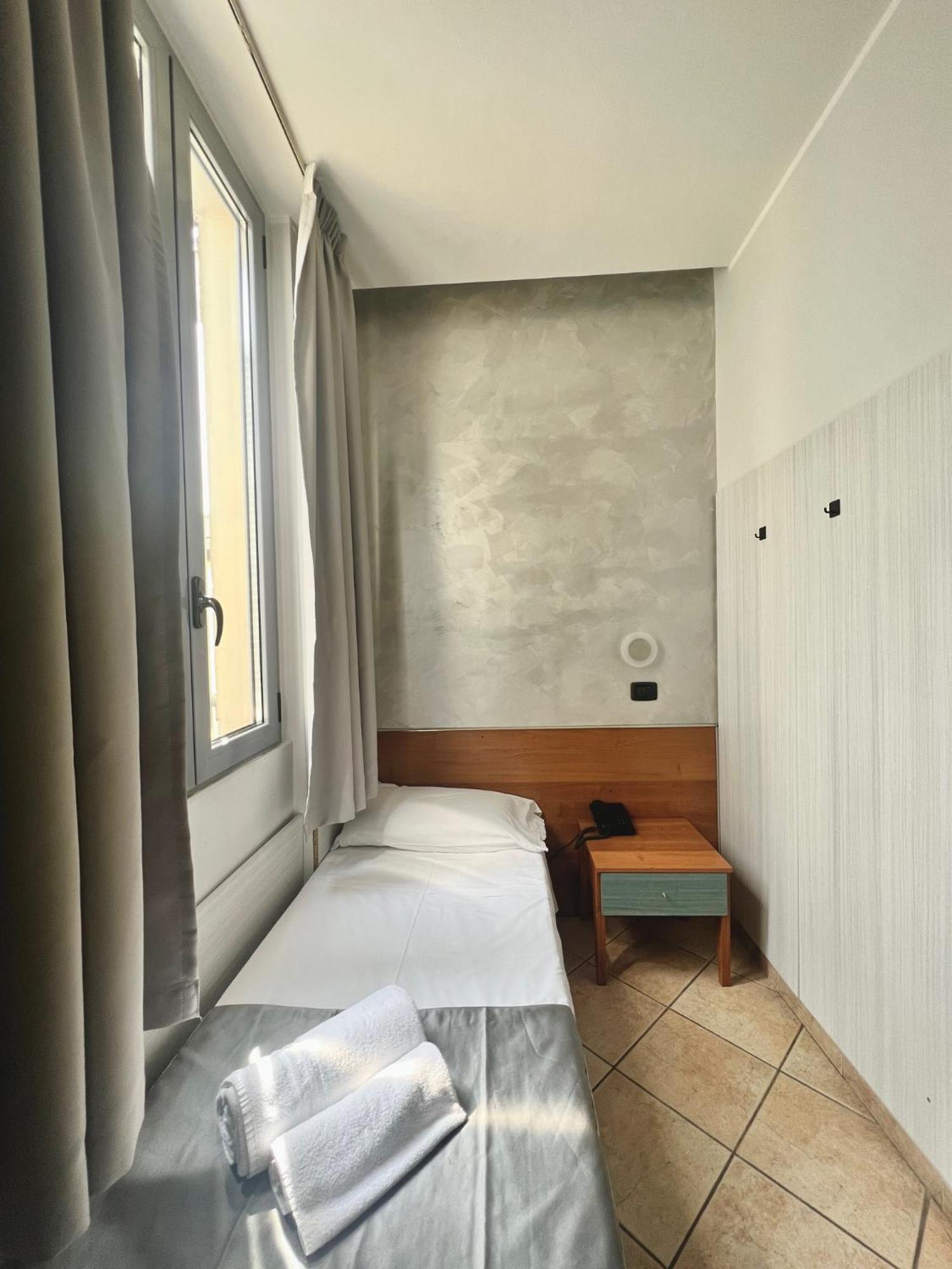 Hotel Sara มิลาน ภายนอก รูปภาพ